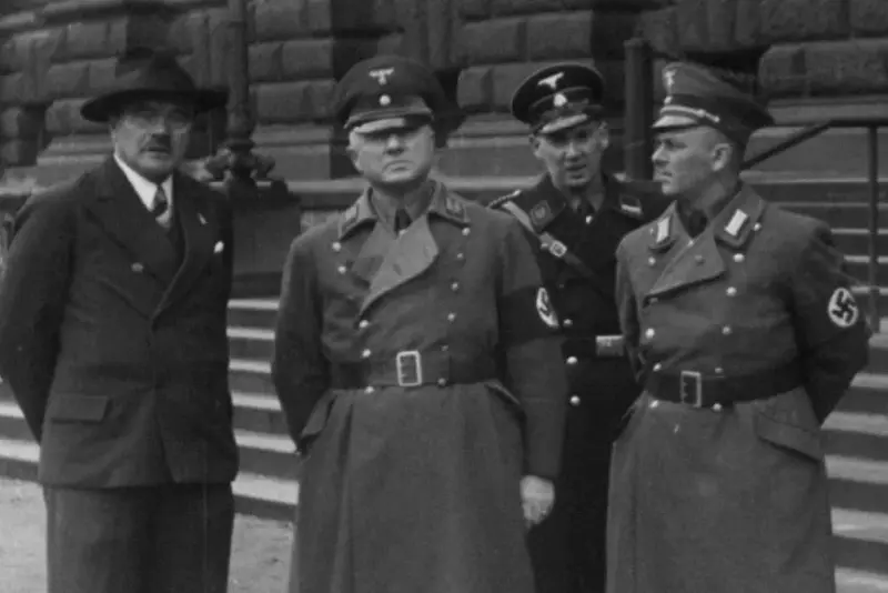 Fritz Fichtner mit Martin Mutschmann (1. u. 2. v. l.), Dresden, um 1940