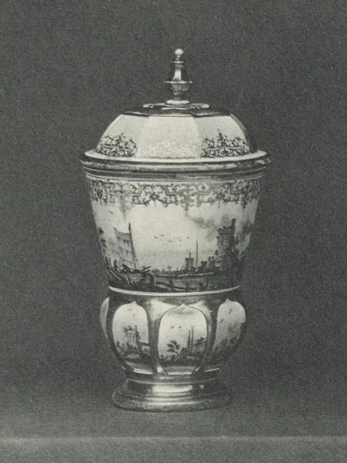 Deckelbecher