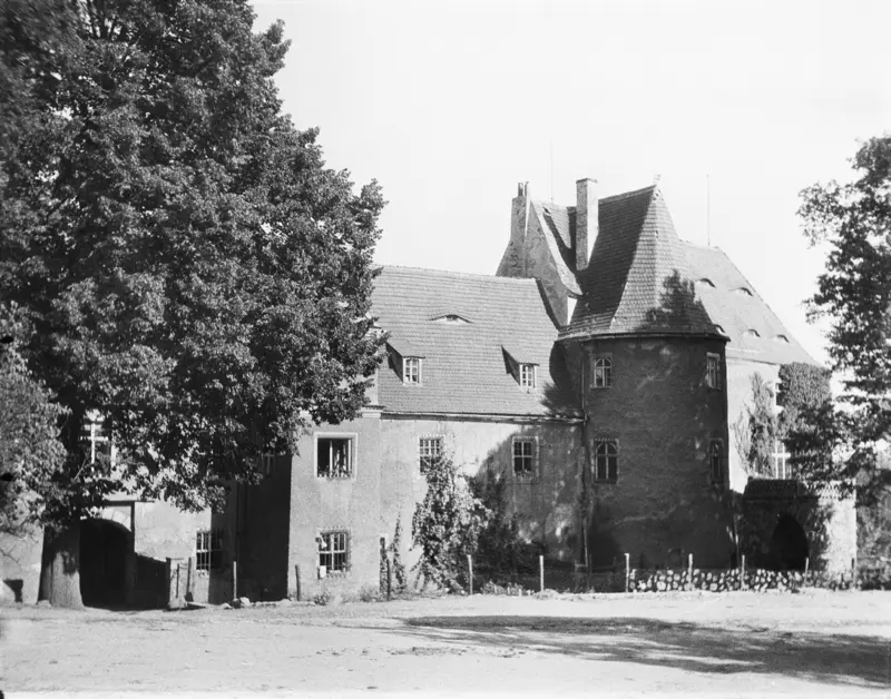 Rothschönberg Castle, September 1947