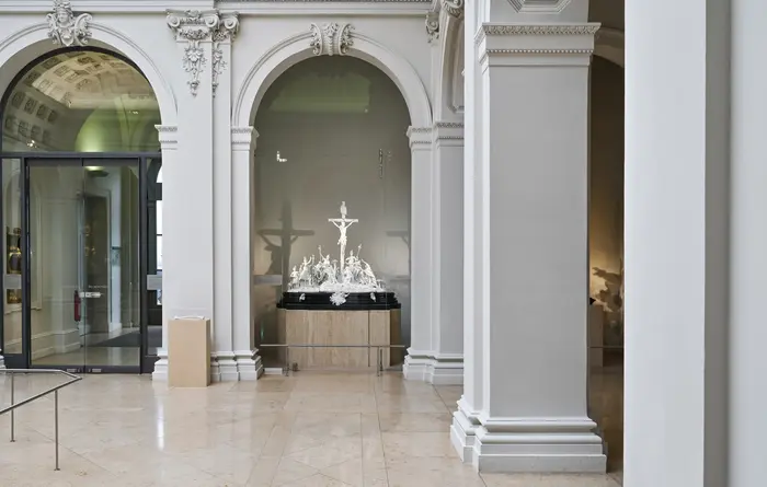 Isa Genzken, Femur, 1990.