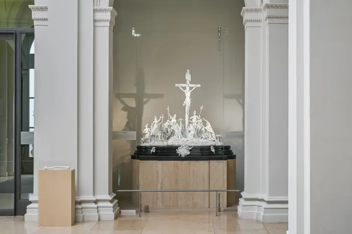 Isa Genzken, Femur, 1990.